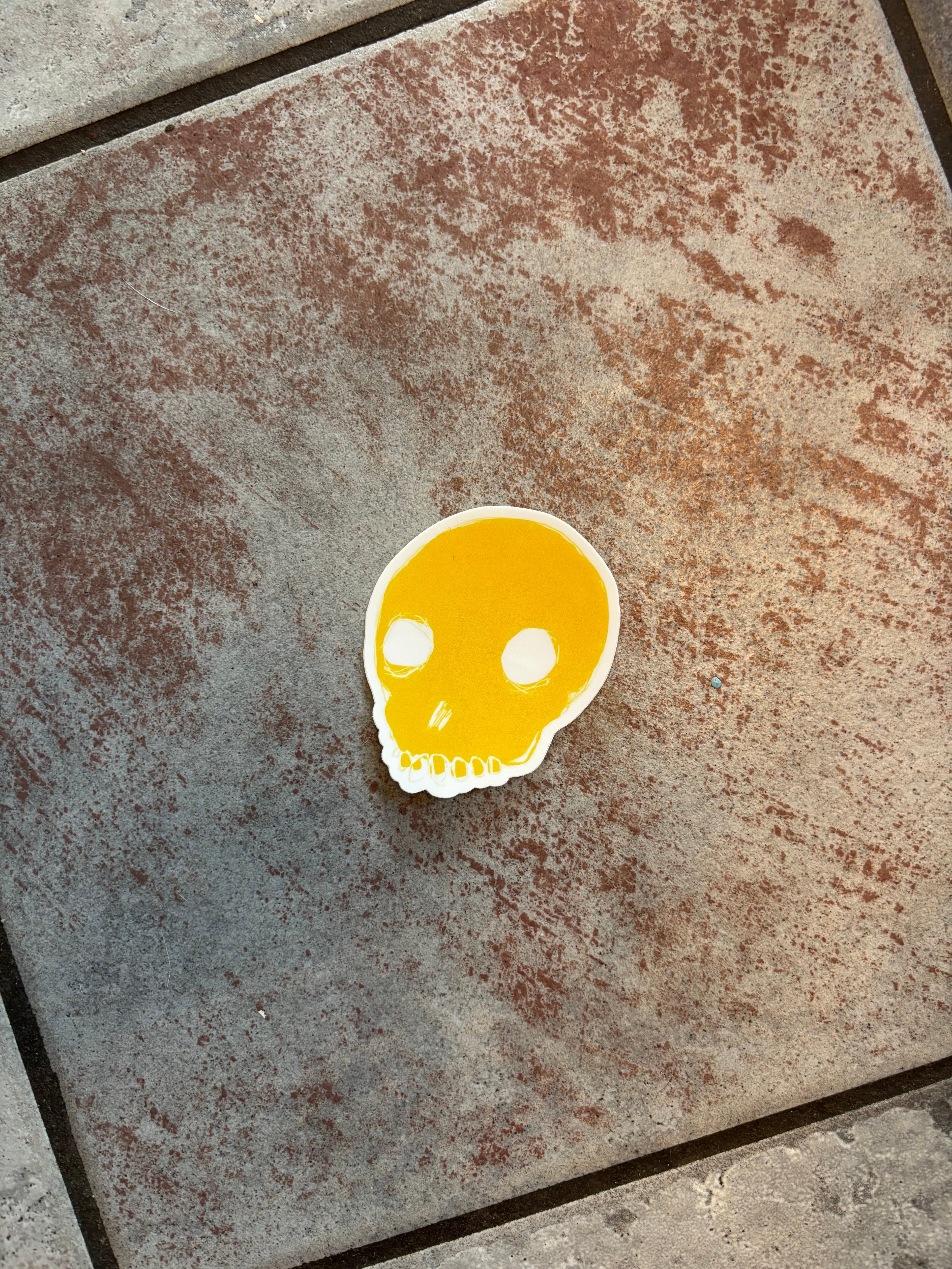 small skull sticker